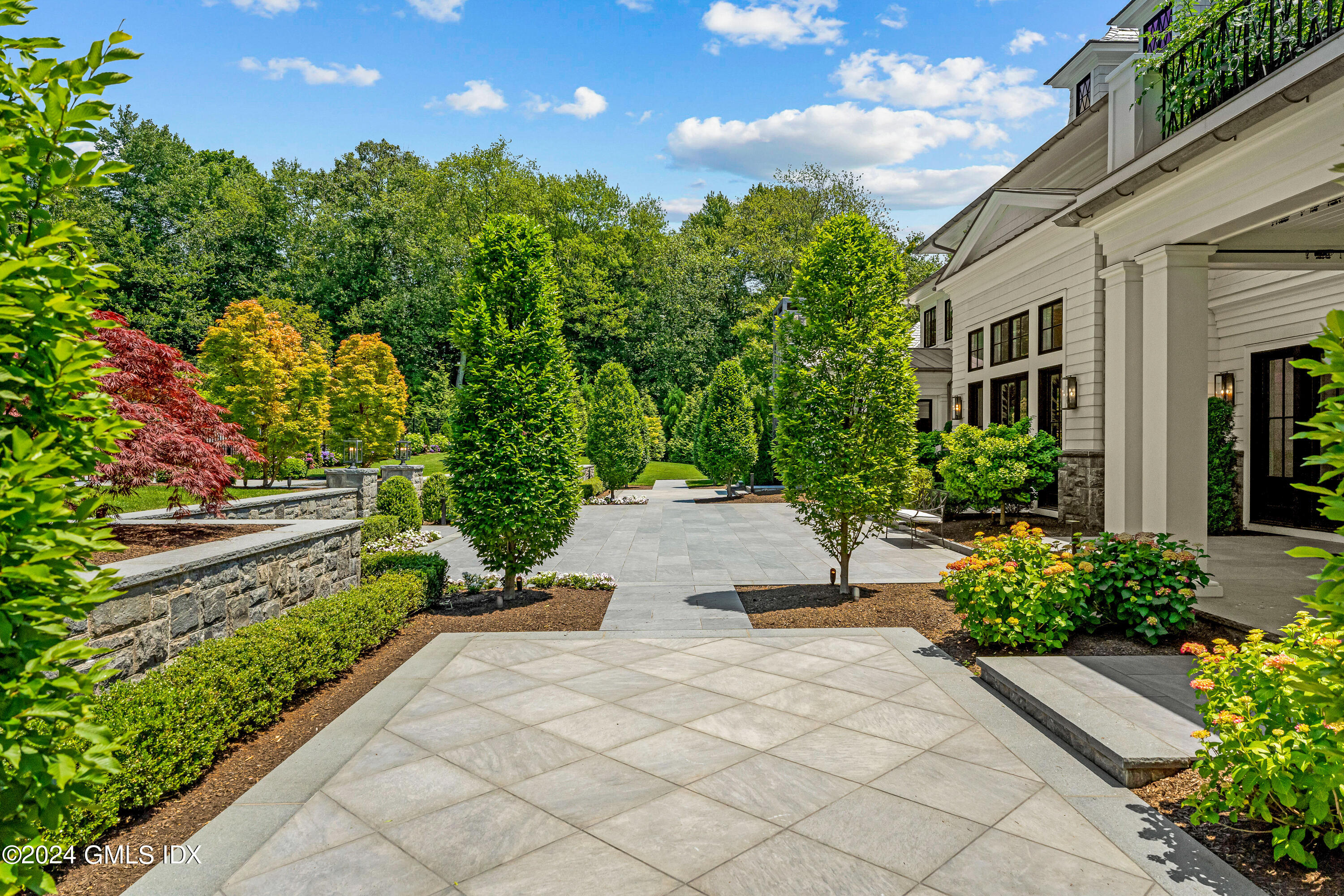 543 Stanwich Road Greenwich, CT 06831 - Photo 12 of 24 25.21 Terrace Gardens (2)