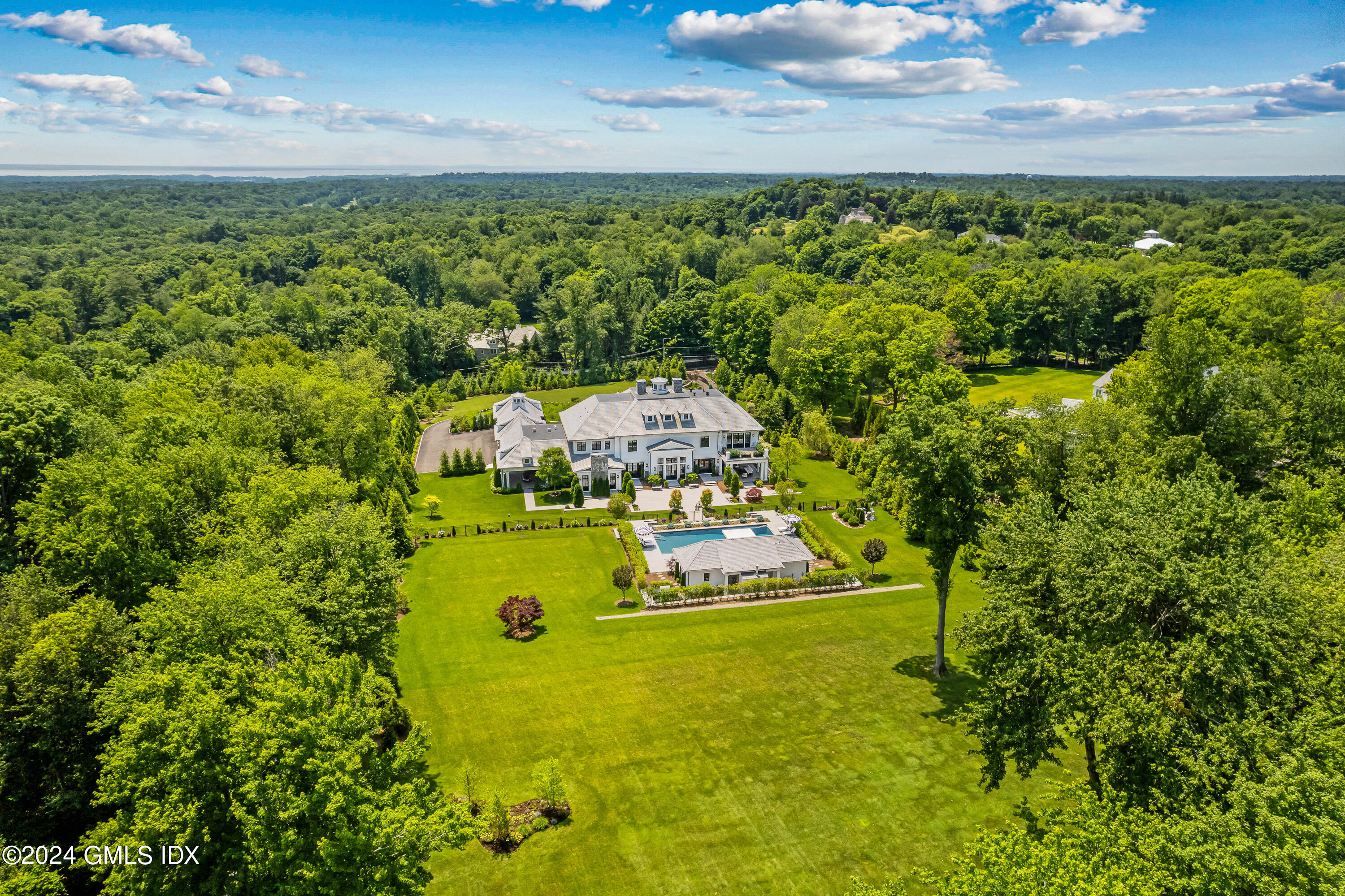 543 Stanwich Road Greenwich, CT 06831 - Photo 22 of 24 29.28 Rear Aerial (2) OUTSOURCE