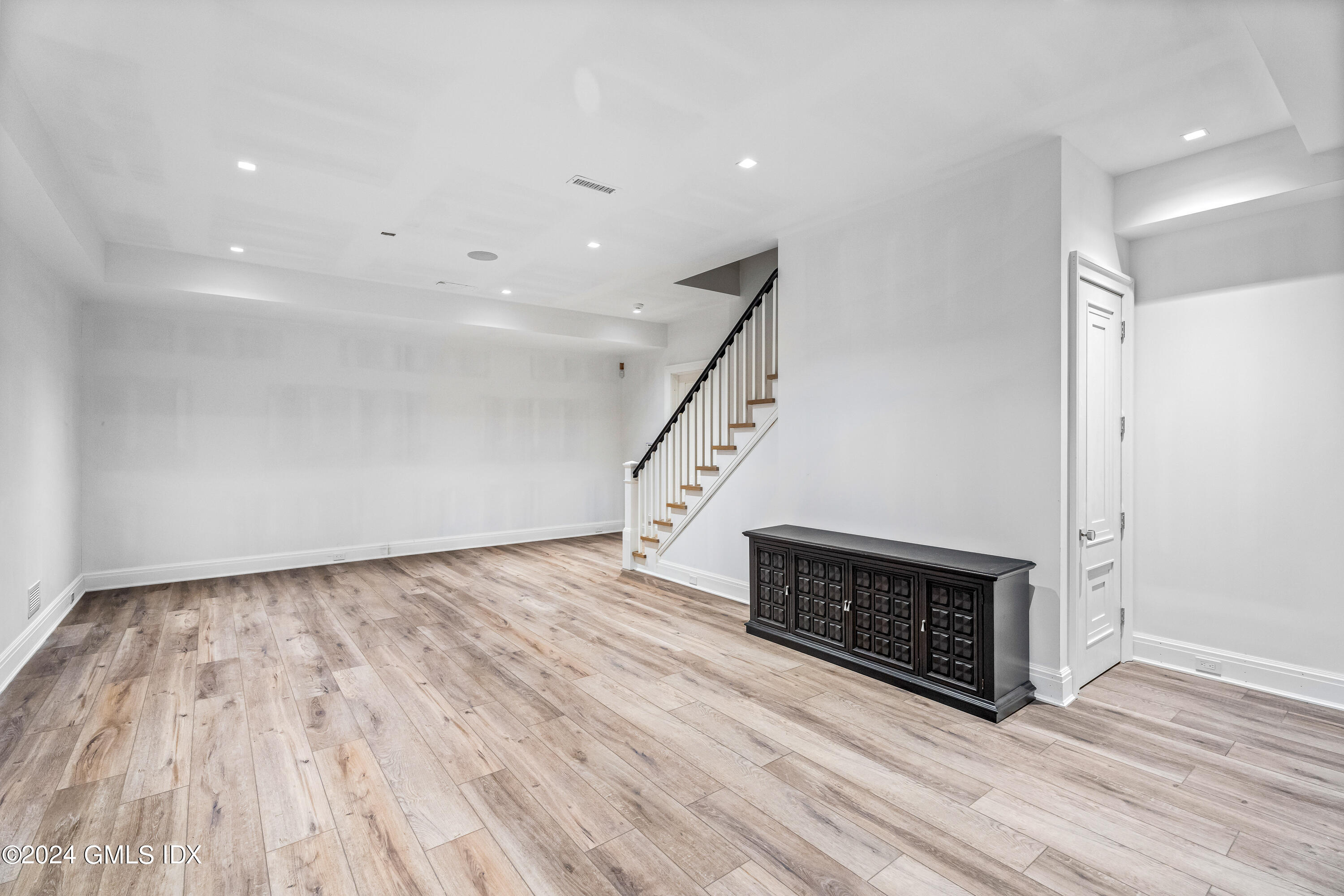 543 Stanwich Road Greenwich, CT 06831 - Photo 3 of 24 22.32 Billiard Room