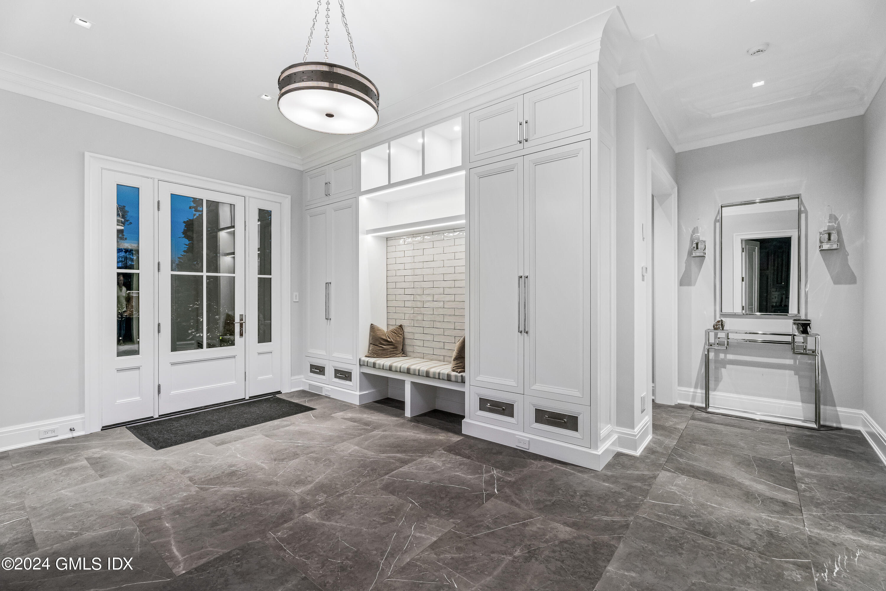 543 Stanwich Road Greenwich, CT 06831 - Photo 6 of 24 23.14 Mudroom
