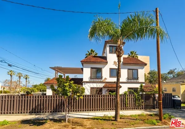 $5,200 | 3541 5th Street, Riverside, CA 92501