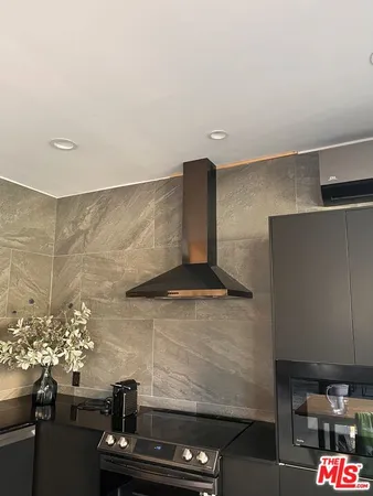 $5,200 | 3541 5th Street, Riverside, CA 92501