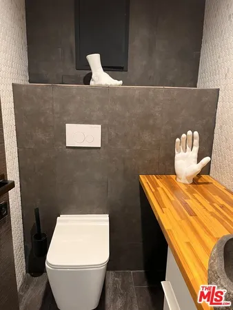 $5,200 | 3541 5th Street, Riverside, CA 92501