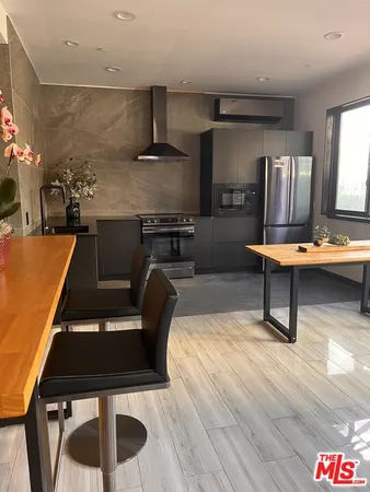 $5,200 | 3541 5th Street, Riverside, CA 92501