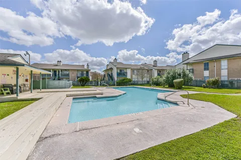 $117,900 | 250 El Dorado Boulevard, Unit 189, Webster, TX 77598