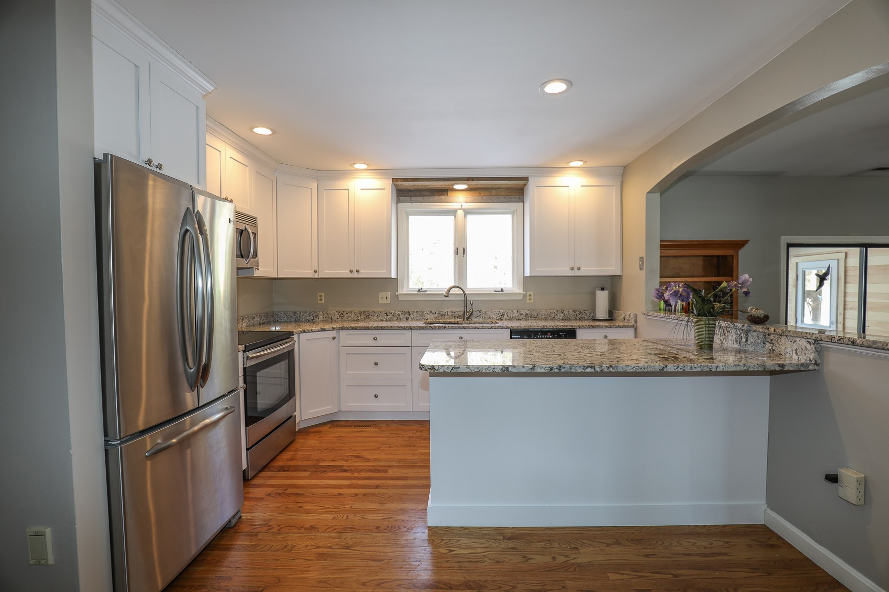 20 Jefferson Road Bedford, NH 03110 - Photo 4 of 34 Gallery Image 4