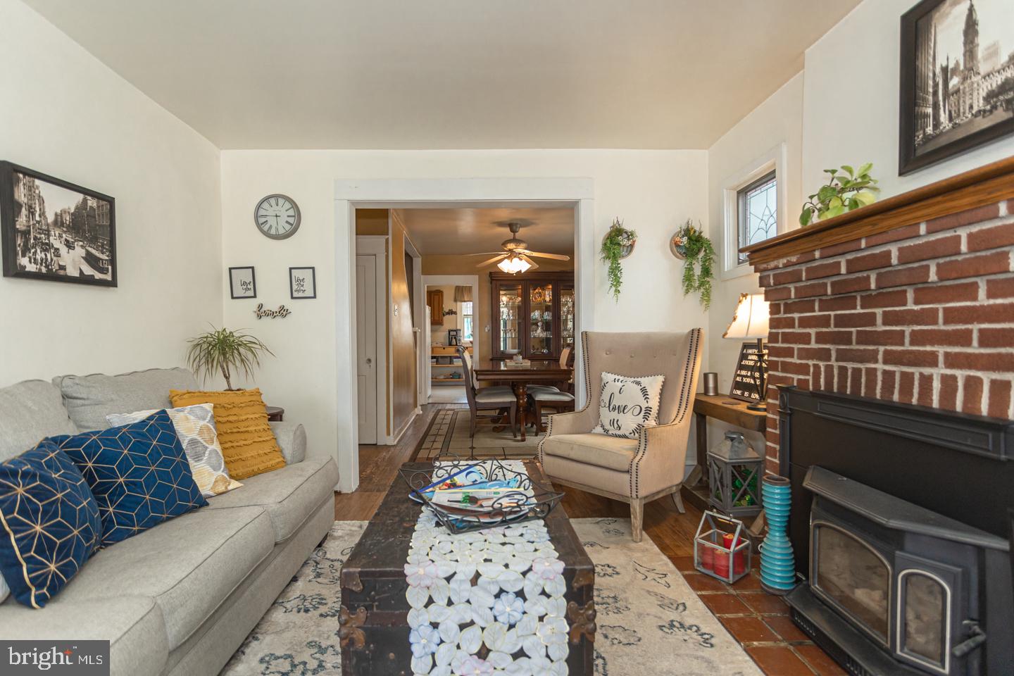 877 Edge Hill Road Glenside, PA 19038 - Photo 3 of 25 Living Room Entrance w