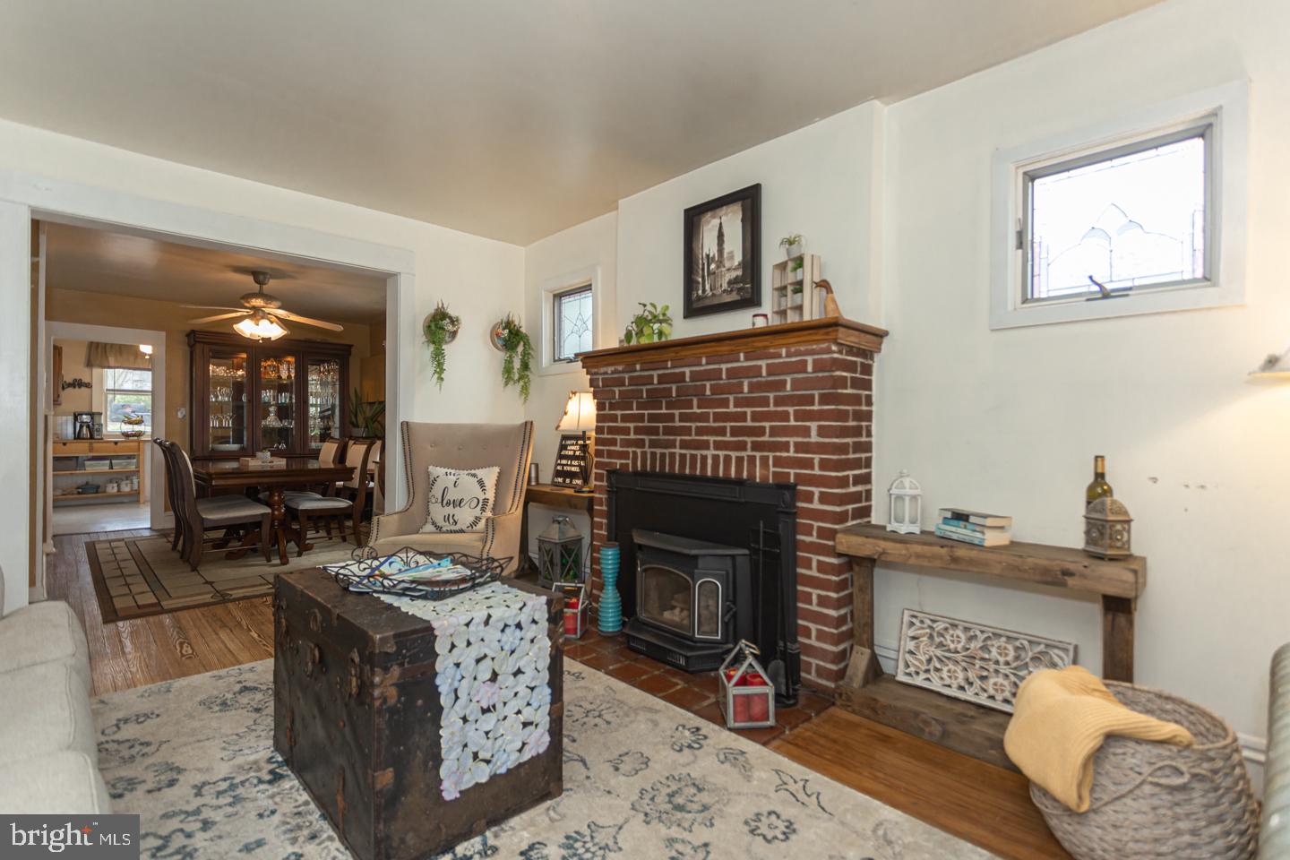 877 Edge Hill Road Glenside, PA 19038 - Photo 4 of 25 Gallery Image 4