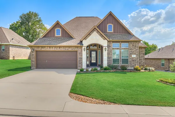 $2,700 | 180 Racetrack Lane, Montgomery, TX 77356