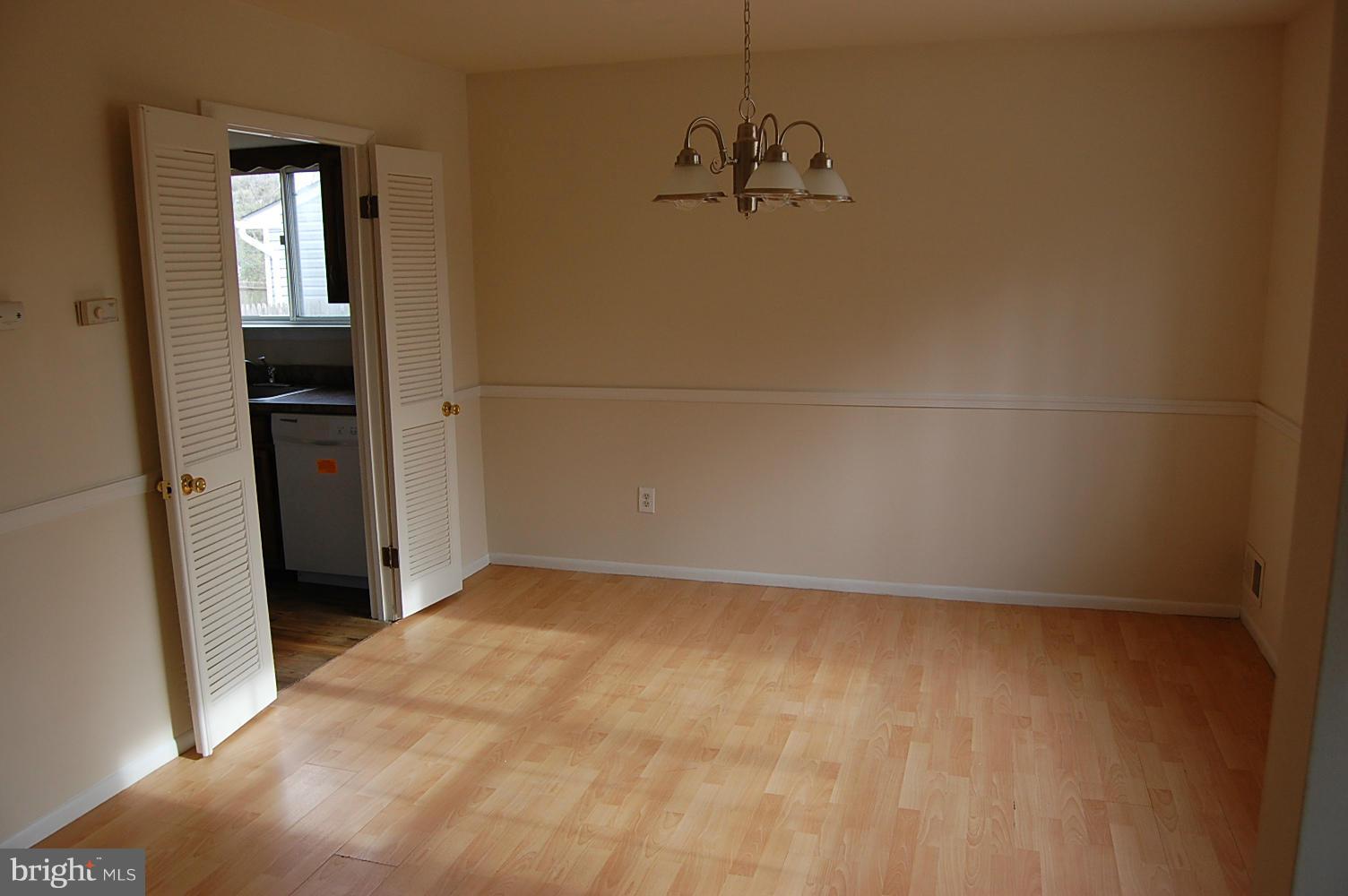 450 Community Road Severna Park, MD 21146 - Photo 3 of 16 Dining Room