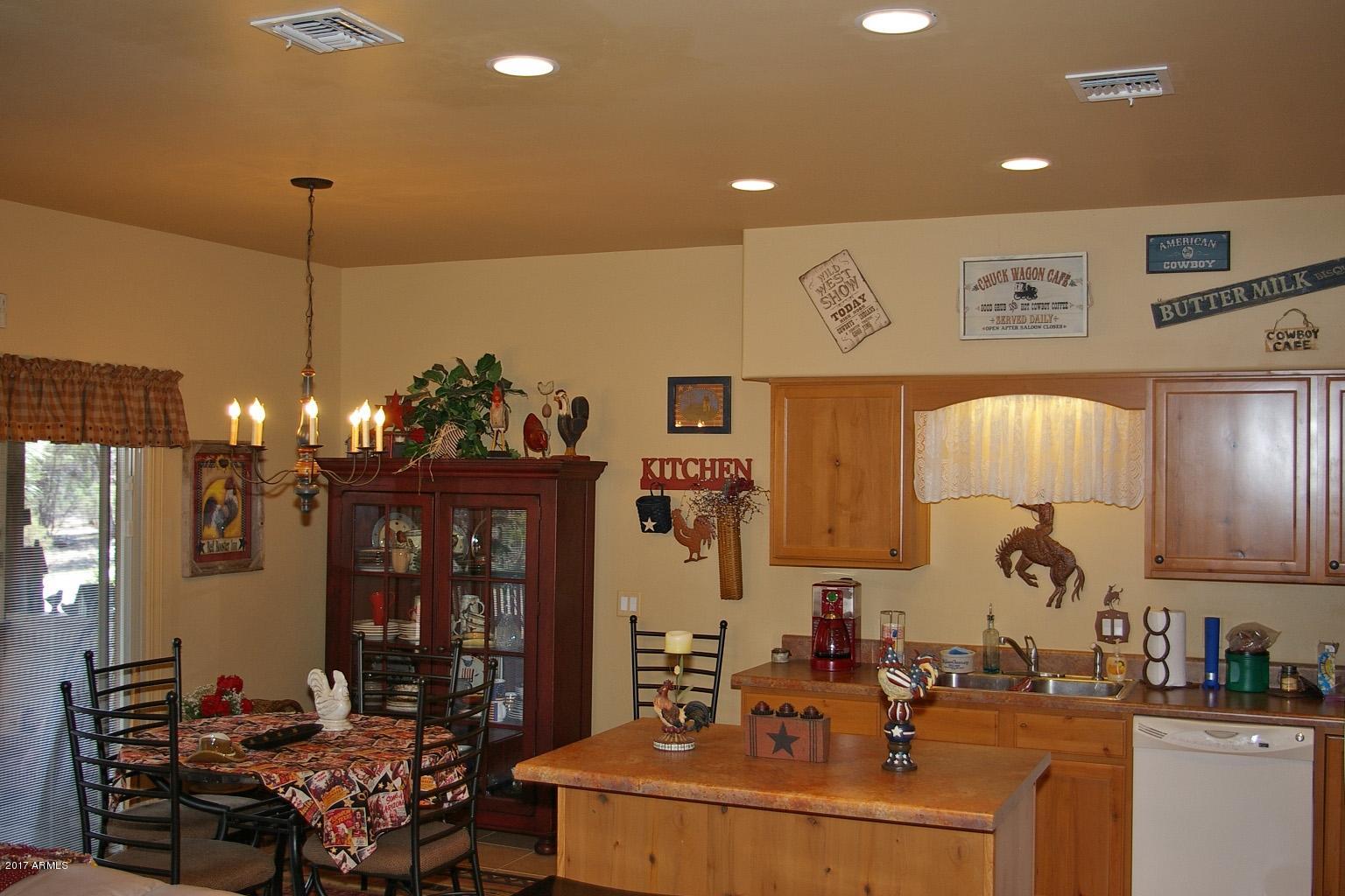 6238 Starlight Ridge Road Lakeside, AZ 85929 - Photo 10 of 27 Kitchen & Dining Area