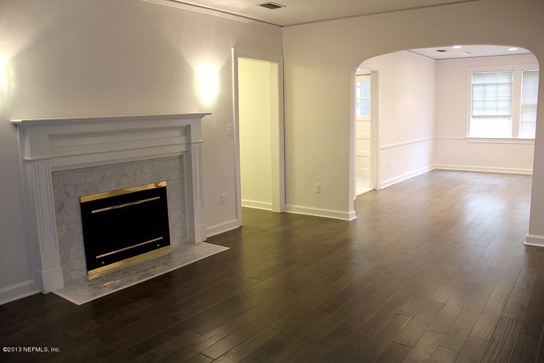 1327 Pinetree Road Jacksonville, FL 32207 - Photo 3 of 17 IMG_6008