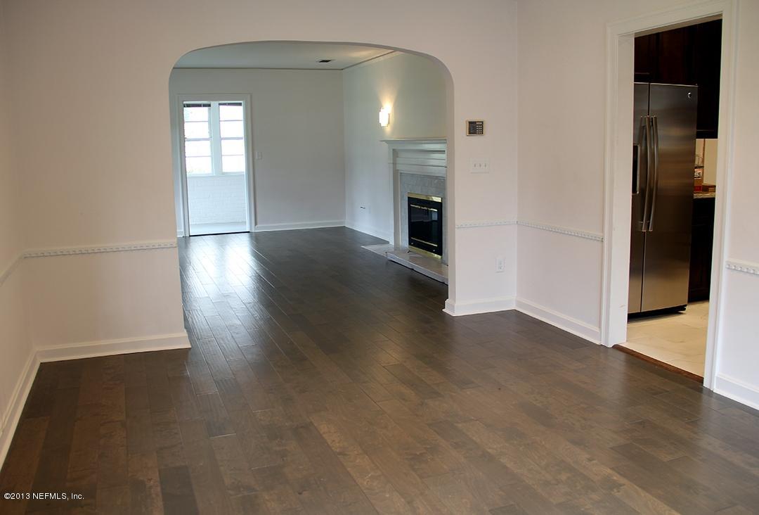 1327 Pinetree Road Jacksonville, FL 32207 - Photo 6 of 17 IMG_6036