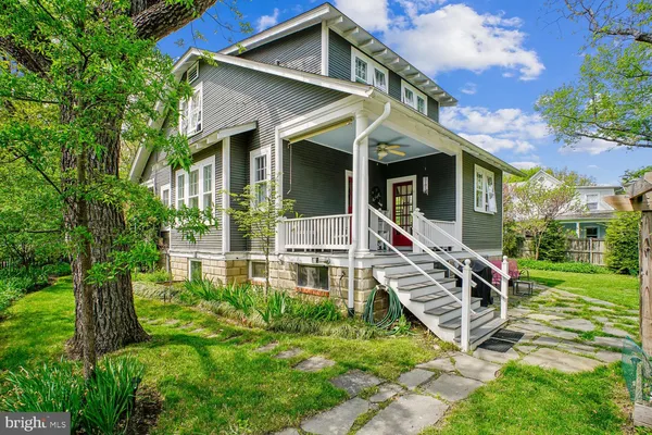 $5,750 | 2101 North Kenmore Street, Arlington, VA 22207