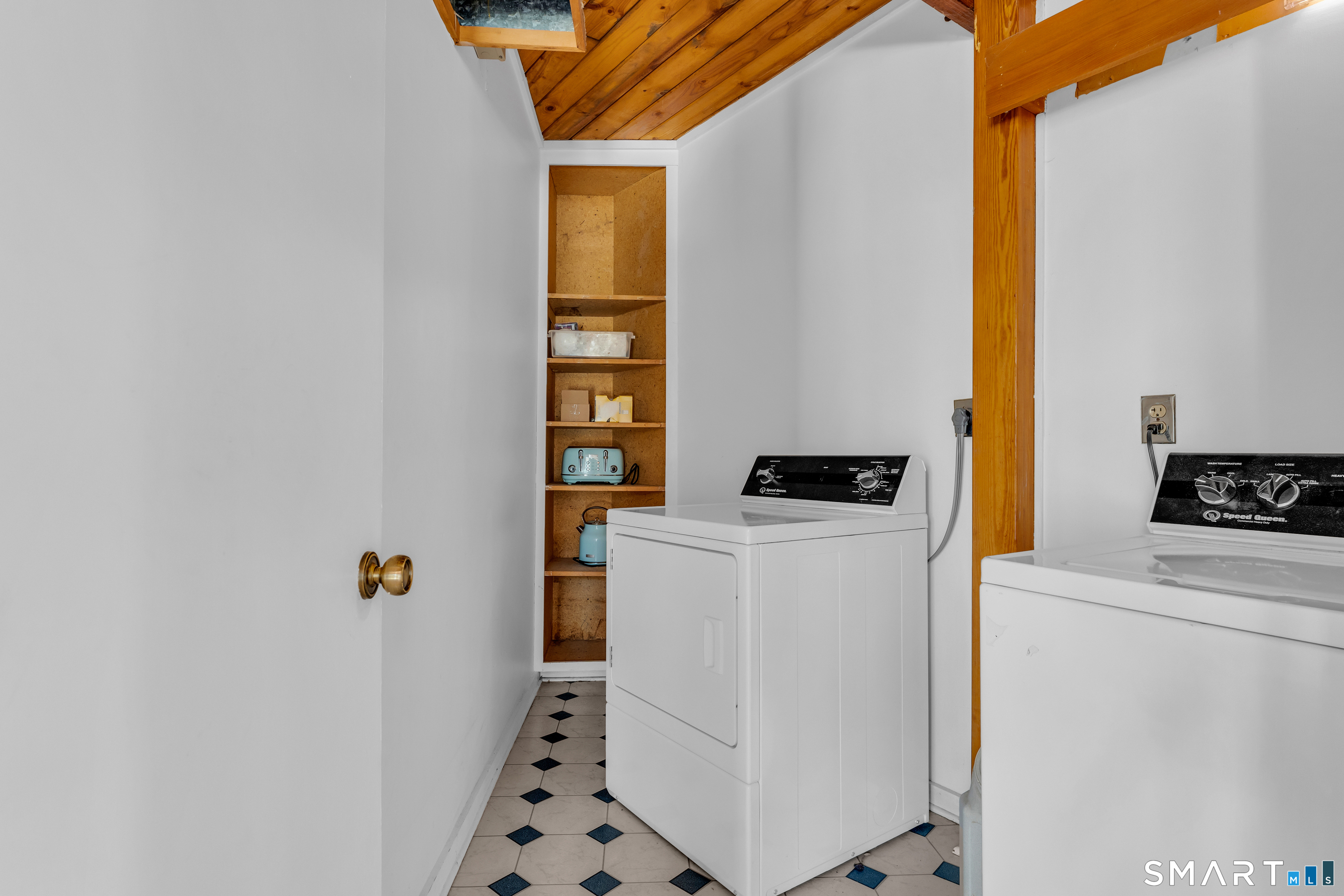 401 3 Corners Road Guilford, CT 06437 - Photo 16 of 39