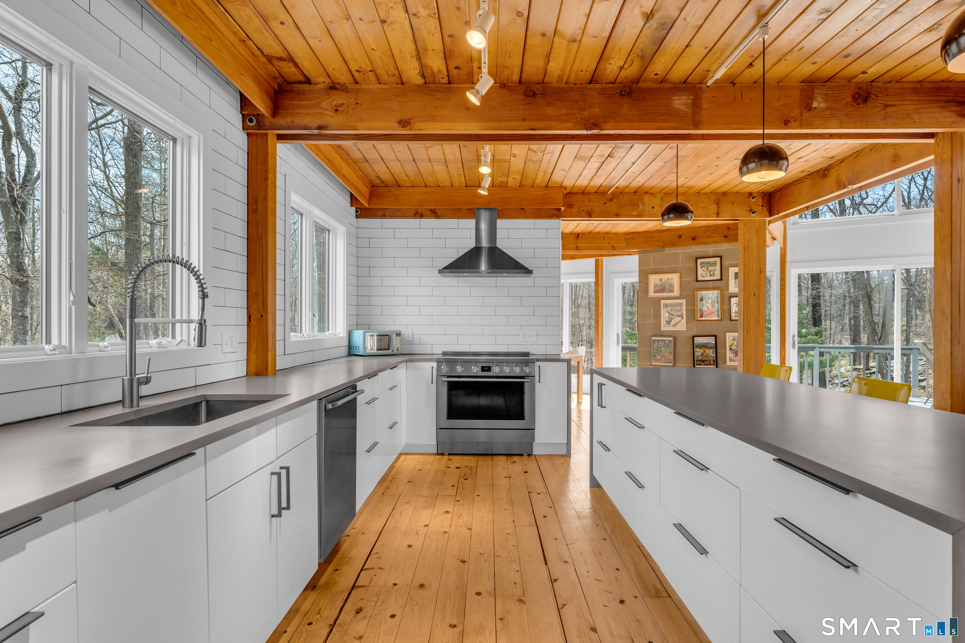 401 3 Corners Road Guilford, CT 06437 - Photo 4 of 39