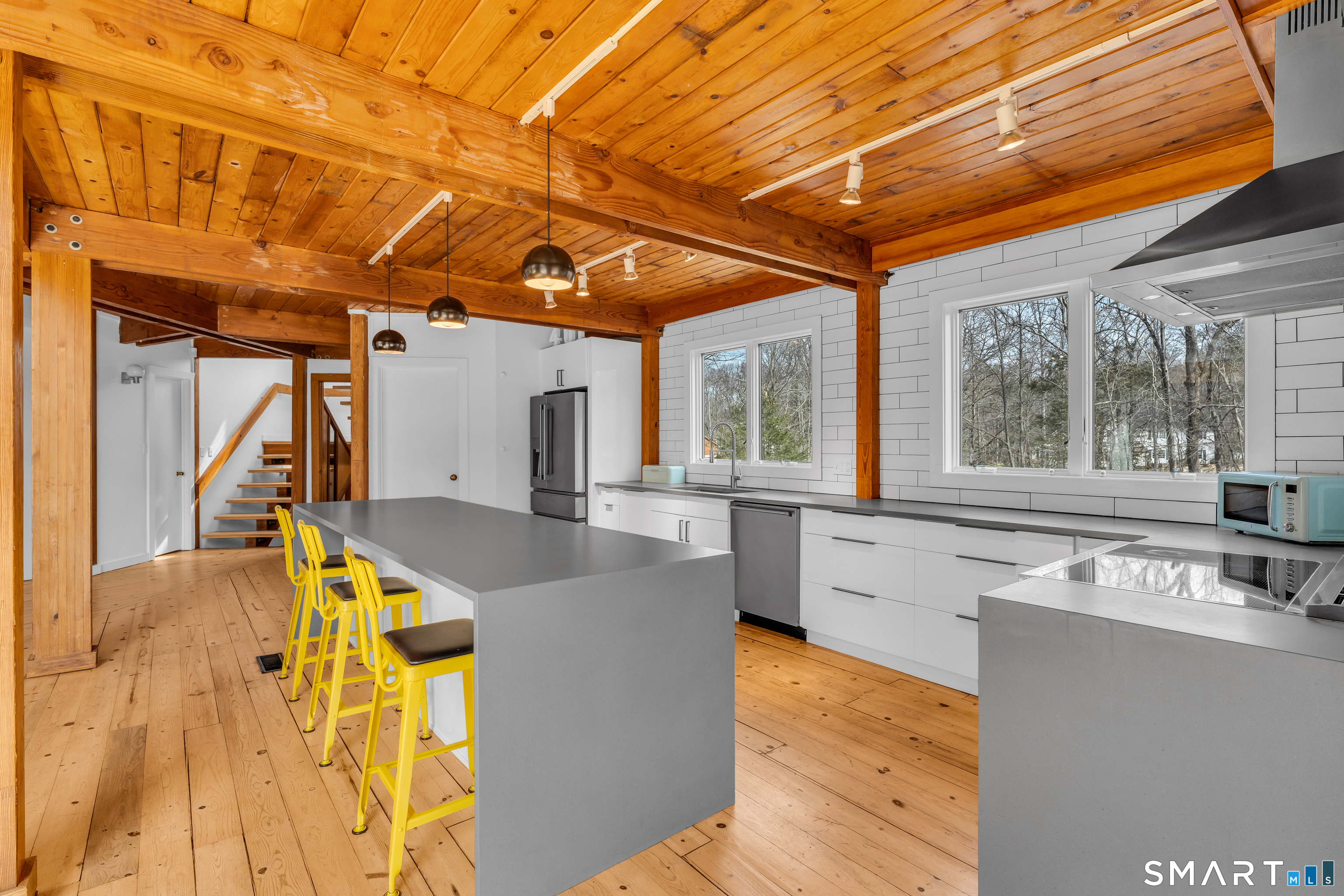 401 3 Corners Road Guilford, CT 06437 - Photo 5 of 39