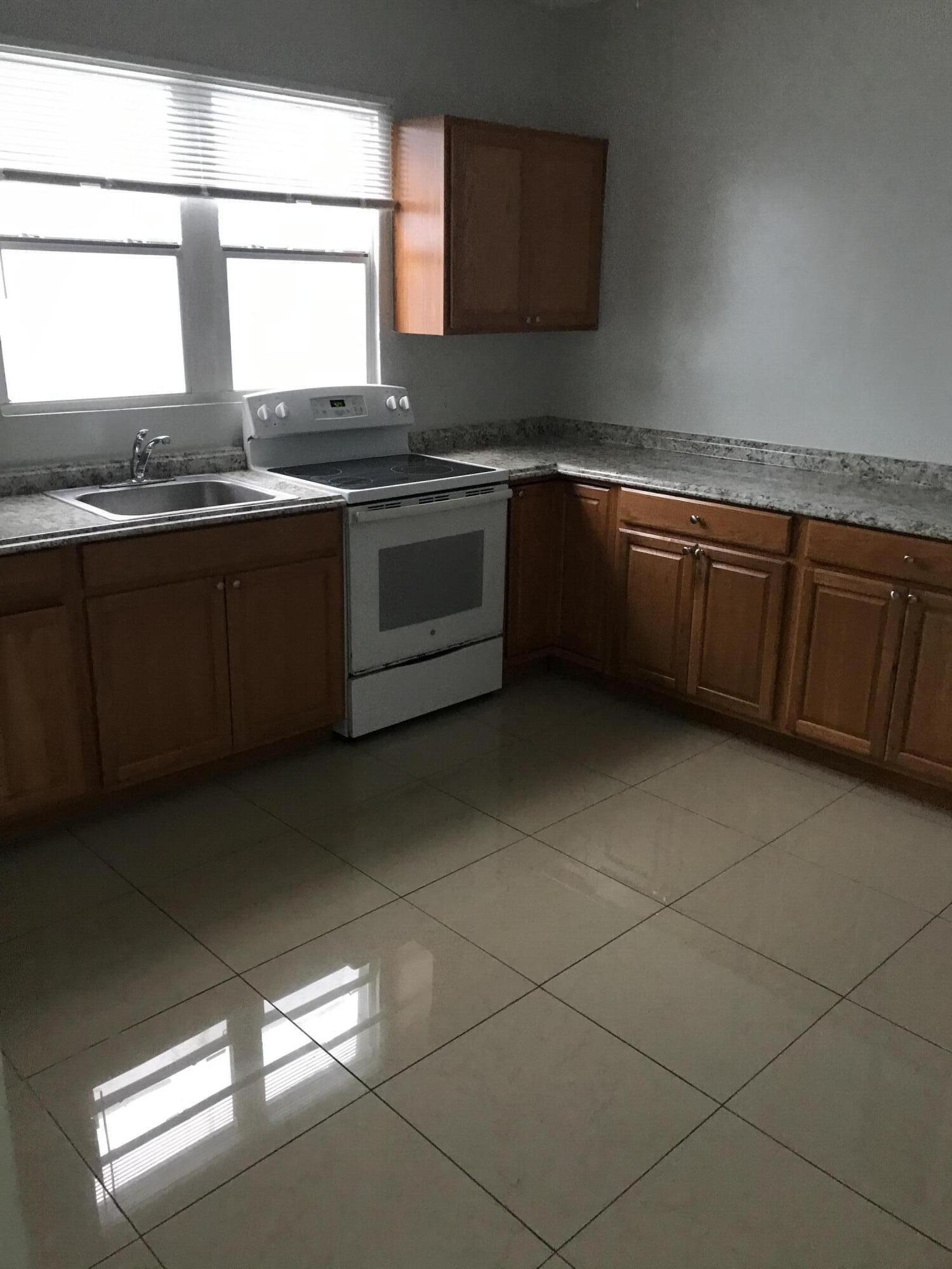 1021 Southwest 5th Street Miami, FL 33130 - Photo 10 of 12 Miami apt 3 kitchen