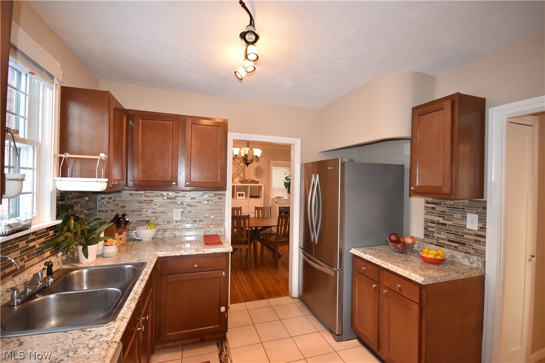 3629 Tullamore Road Cleveland, OH 44118 - Photo 5 of 22