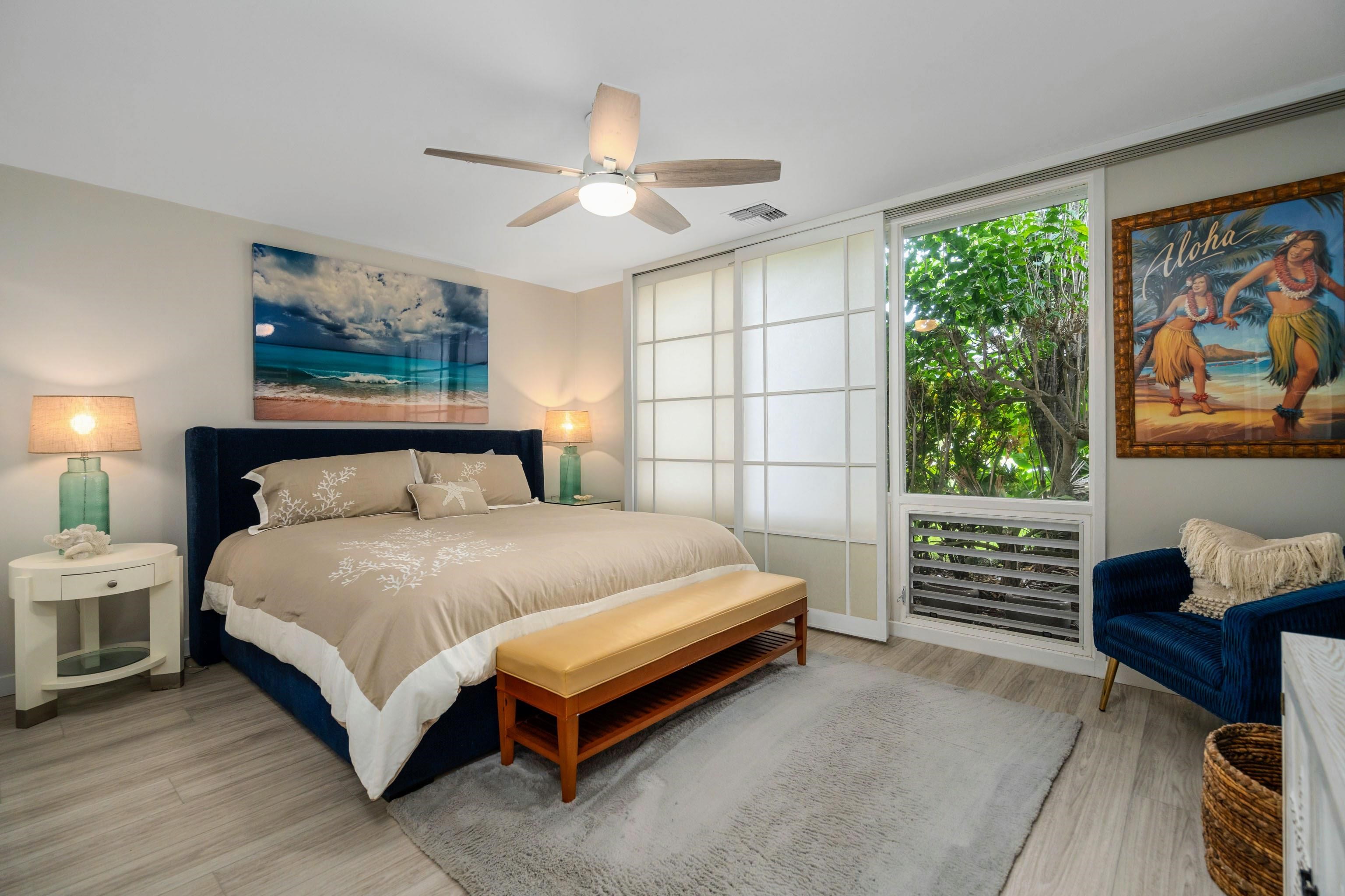 20 Hui Road East, Unit 30 Lahaina, HI 96761 - Photo 12 of 25 a spacious bedroom with a bed and a window