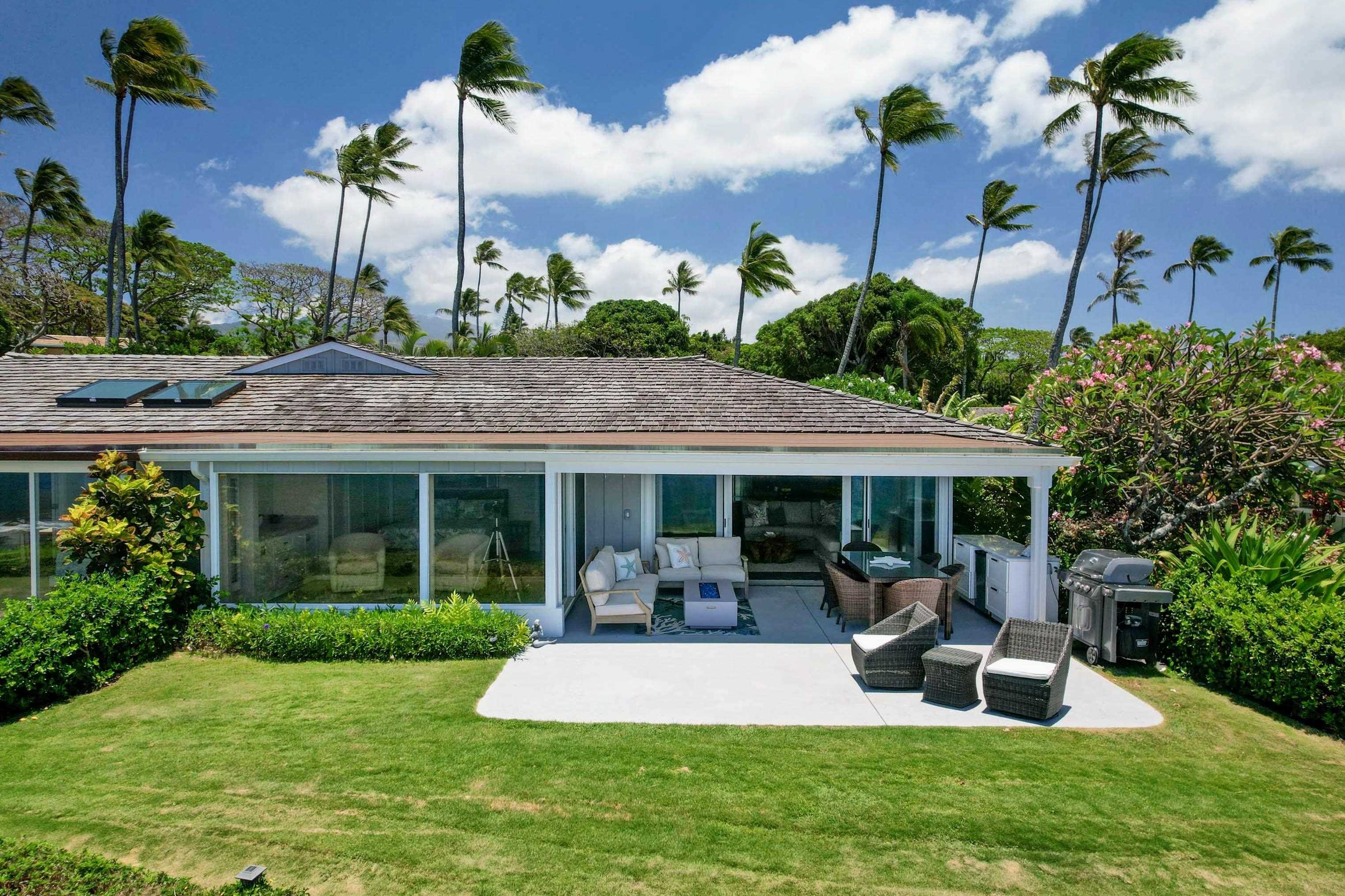 20 Hui Road East, Unit 30 Lahaina, HI 96761 - Photo 21 of 25 a view of a house with backyard and porch
