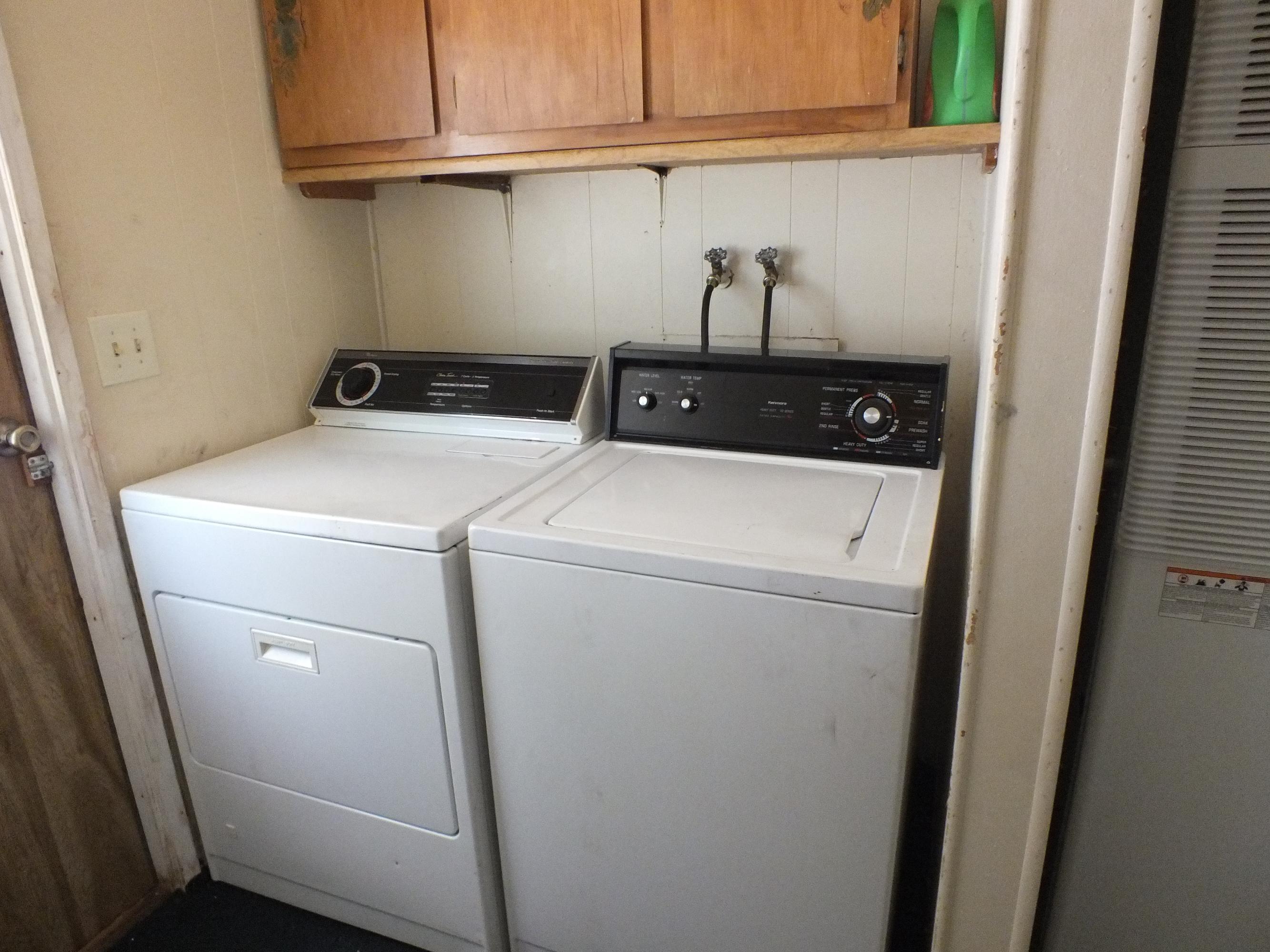 7725 Happy Valley Road, Unit DELUXE Anderson, CA 96007 - Photo 19 of 29 a utility room with dryer and washer