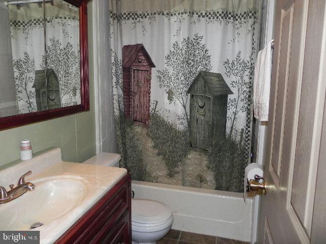 1489 Williams Farm Road King George, VA 22485 - Photo 15 of 33 Full Hall bathroom
