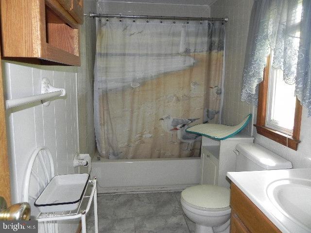 1489 Williams Farm Road King George, VA 22485 - Photo 21 of 33 Master bathroom