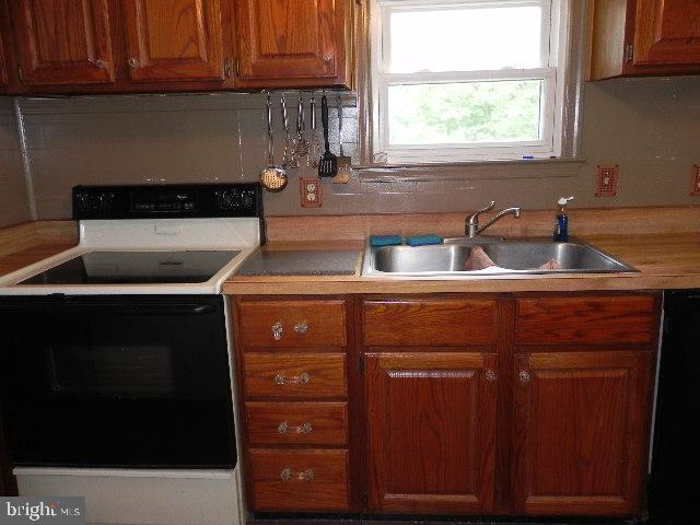 1489 Williams Farm Road King George, VA 22485 - Photo 8 of 33 Kitchen