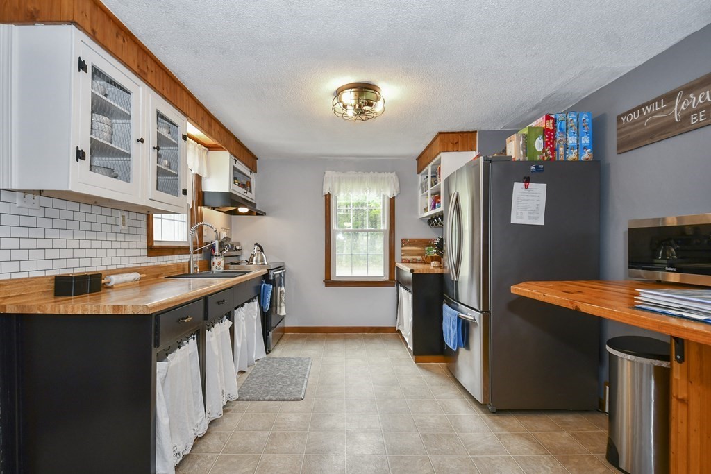 19 Ridge Street Westminster, MA 01473 - Photo 11 of 31 Gallery Image 11