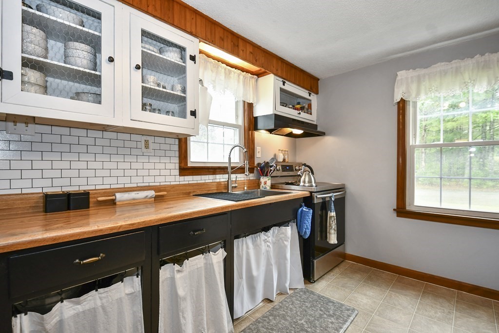19 Ridge Street Westminster, MA 01473 - Photo 12 of 31 Gallery Image 12