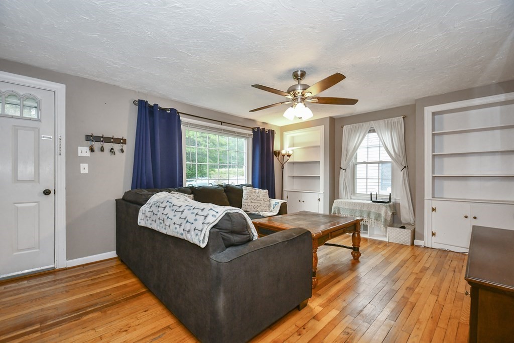 19 Ridge Street Westminster, MA 01473 - Photo 8 of 31 Gallery Image 8