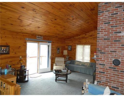 106 Beach Road Naples, ME 04055 - Photo 5 of 24 Living Room.