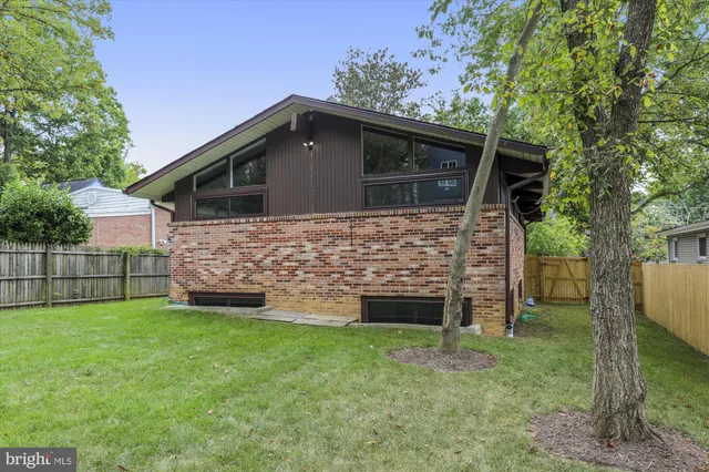 $5,500 | 5511 Huntington Parkway, Bethesda, MD 20814