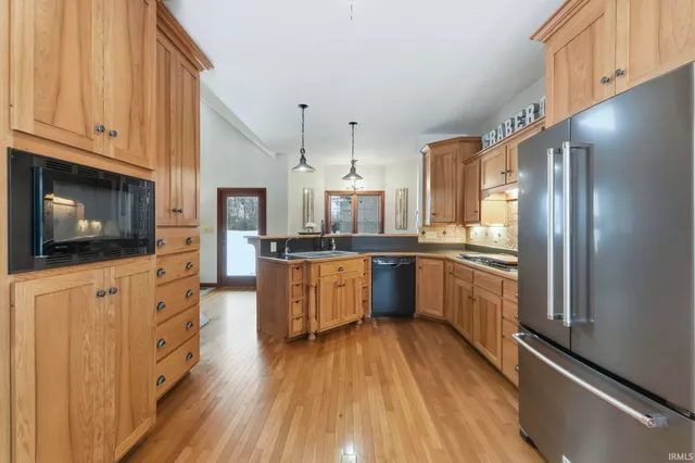 $550,000 | 1626 East Keiser Road, Columbia City, IN 46725