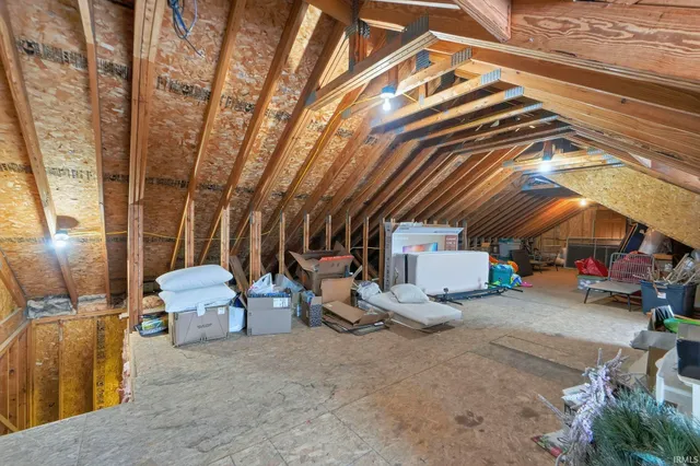 $550,000 | 1626 East Keiser Road, Columbia City, IN 46725