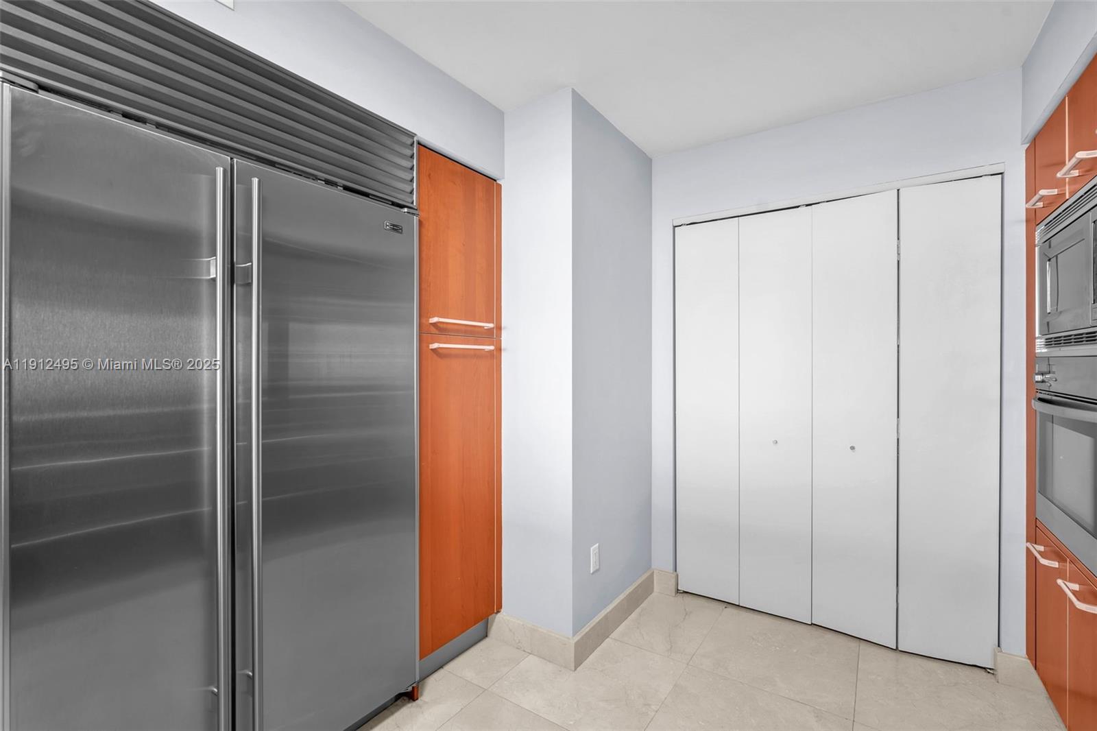 1331 Brickell Bay Drive, Unit 3609 Miami, FL 33131 - Photo 32 of 35 a view of an empty room