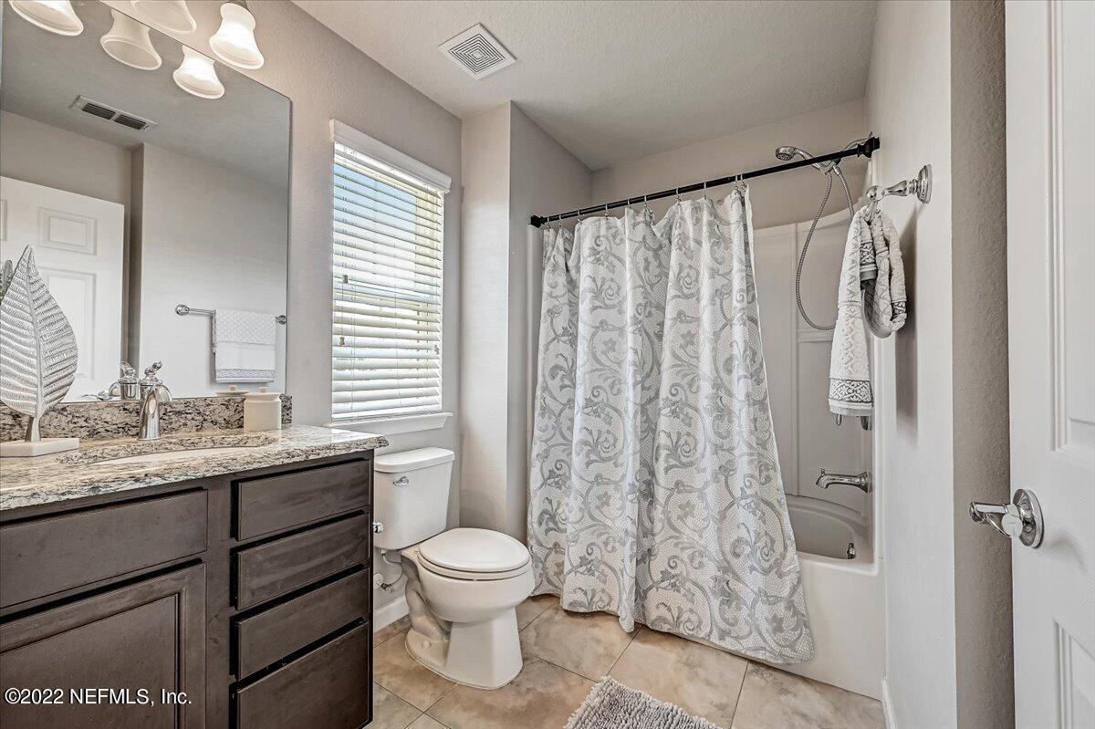 6772 Roundleaf Drive Jacksonville, FL 32258 - Photo 19 of 41 Guest Bath_2nd floor