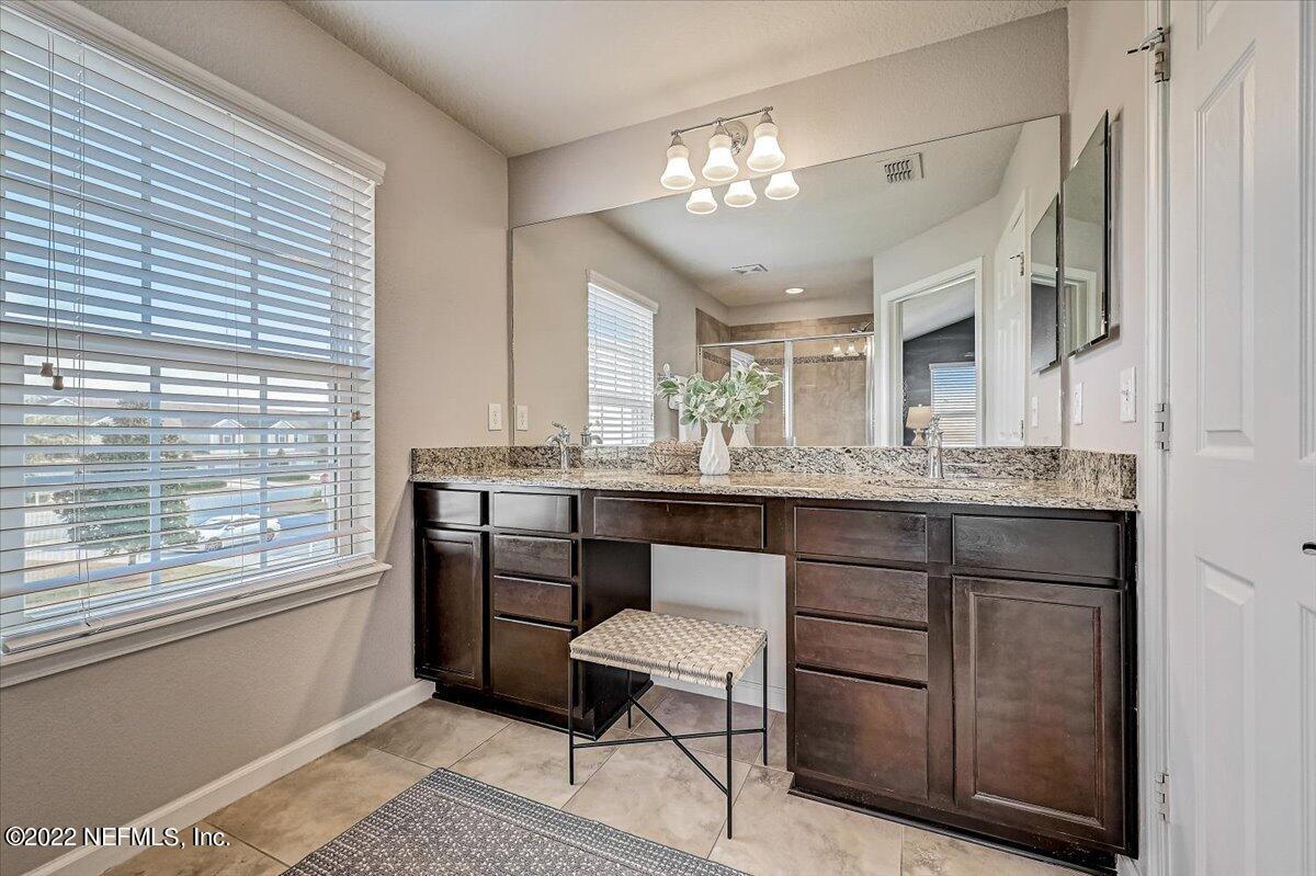 6772 Roundleaf Drive Jacksonville, FL 32258 - Photo 29 of 41 Primary En Suite Bath