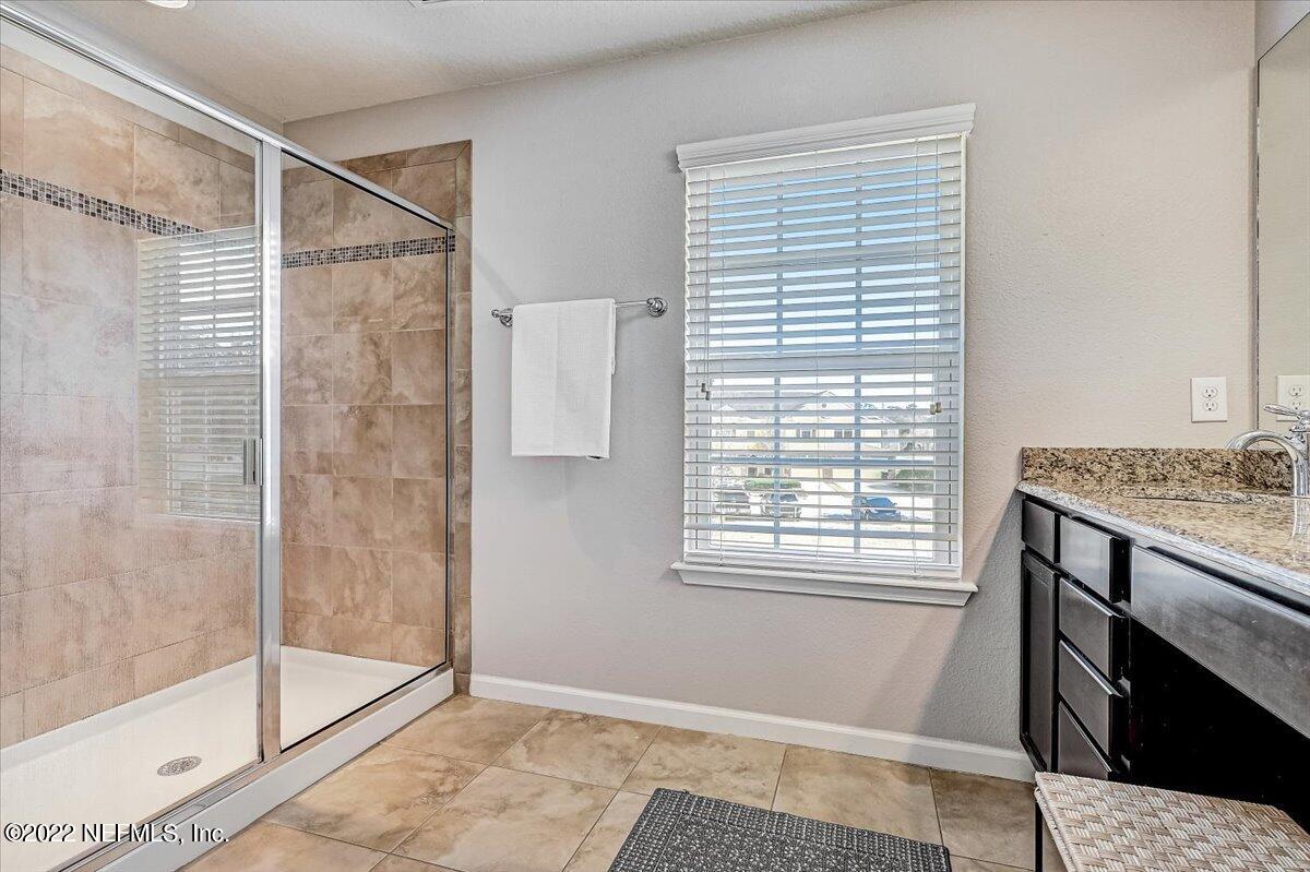 6772 Roundleaf Drive Jacksonville, FL 32258 - Photo 30 of 41 Primary En Suite Bath