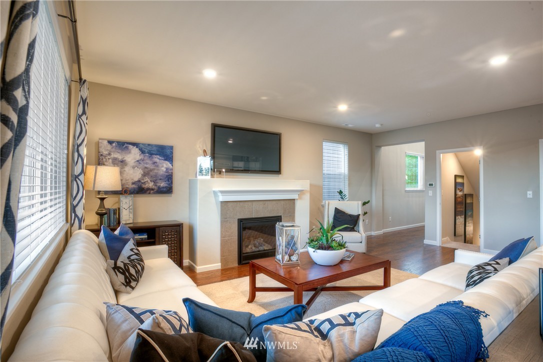 16003 Meridian Avenue South, Unit 23 Bothell, WA 98012 - Photo 4 of 24