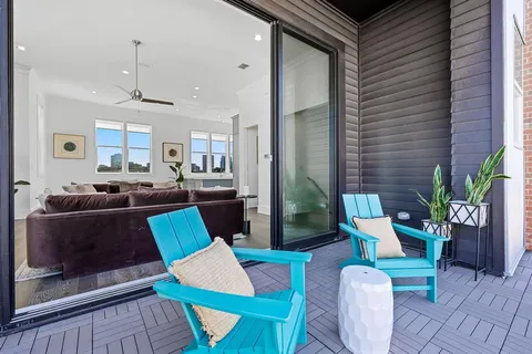 $684,900 | 203 Carroll Street, Fort Worth, TX 76107