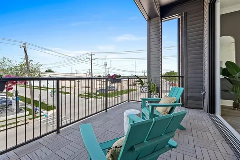 $684,900 | 203 Carroll Street, Fort Worth, TX 76107