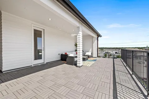 $684,900 | 203 Carroll Street, Fort Worth, TX 76107