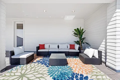 $684,900 | 203 Carroll Street, Fort Worth, TX 76107