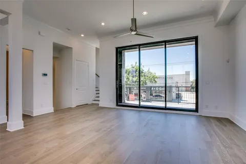 $684,900 | 203 Carroll Street, Fort Worth, TX 76107