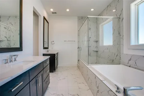 $684,900 | 203 Carroll Street, Fort Worth, TX 76107