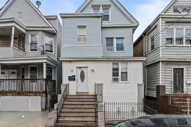 $2,350 | 32 Armstrong Avenue, Unit 1, Jersey City, NJ 07305