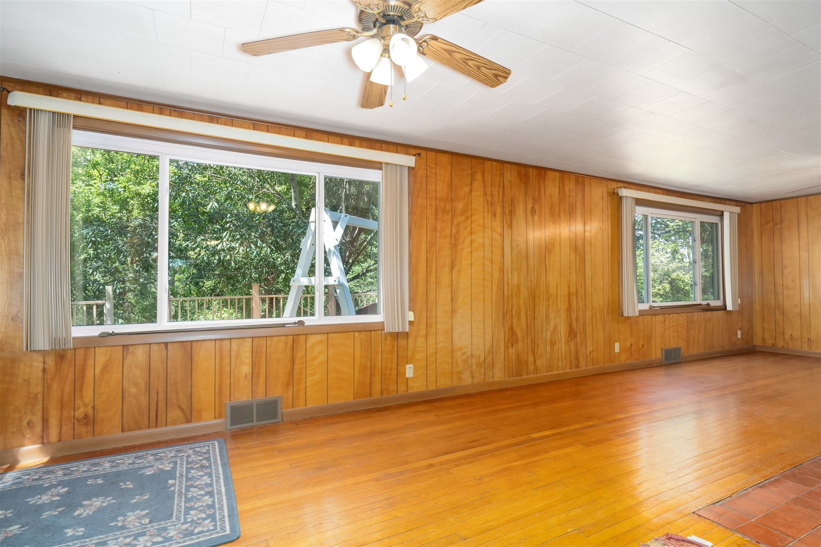 19097 1330 E Road Pontiac, IL 61764 - Photo 15 of 48 a view of an empty room with a window