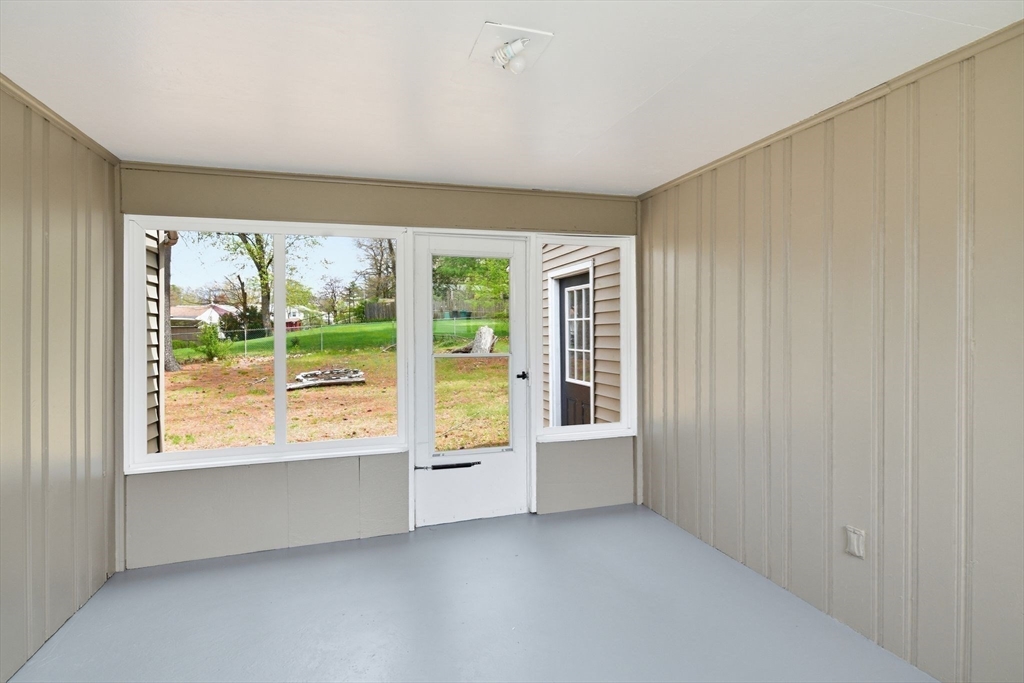 33 Overhill Drive Springfield, MA 01129 - Photo 14 of 31